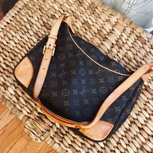 SALE 💋💋Louis Vuitton Boulogne Shoulder Bag